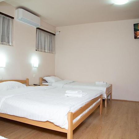 Motel Imperija Ub Extérieur photo