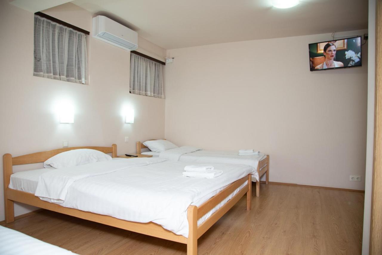 Motel Imperija Ub Extérieur photo
